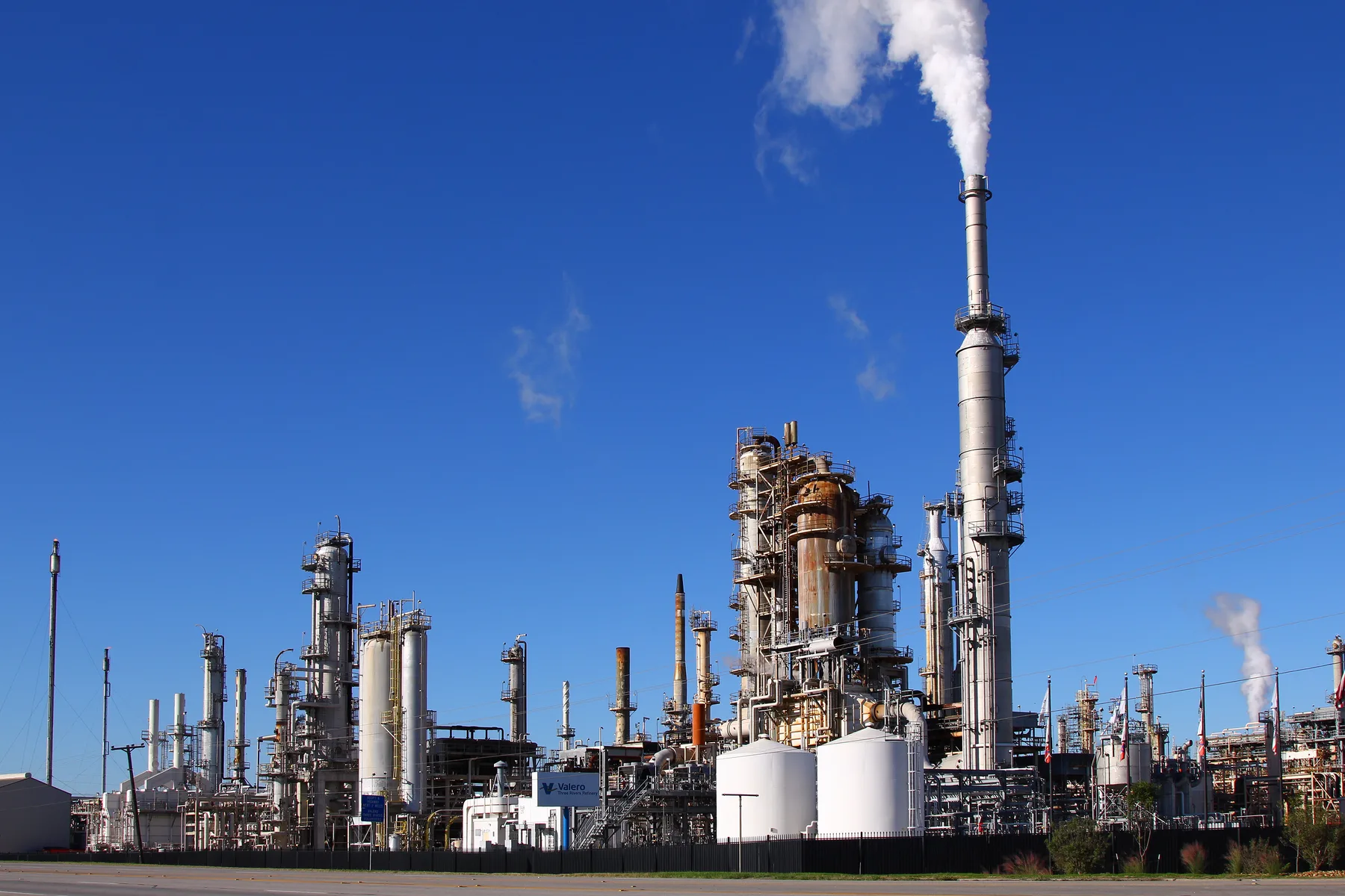 Valero refinery and industrial process equipment in Three Rivers, Texas